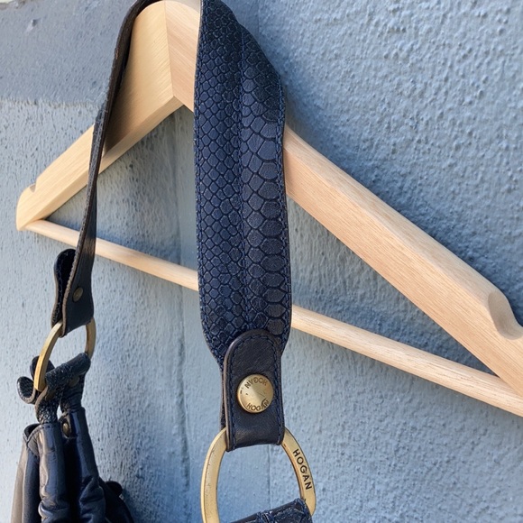 Hogan Navy Blue Butter Leather Shoulder Bag - Picture 6 of 14